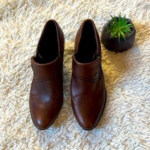 BORN Hand Crafted Brown Leather Side Zip Booties Shoes Women US 8.5